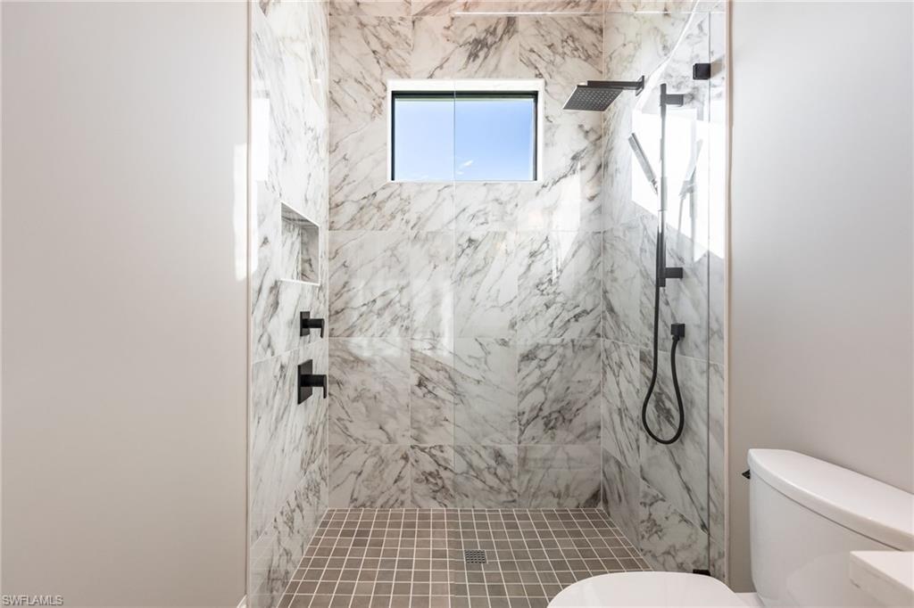 15850 Hampton View CT photo 38