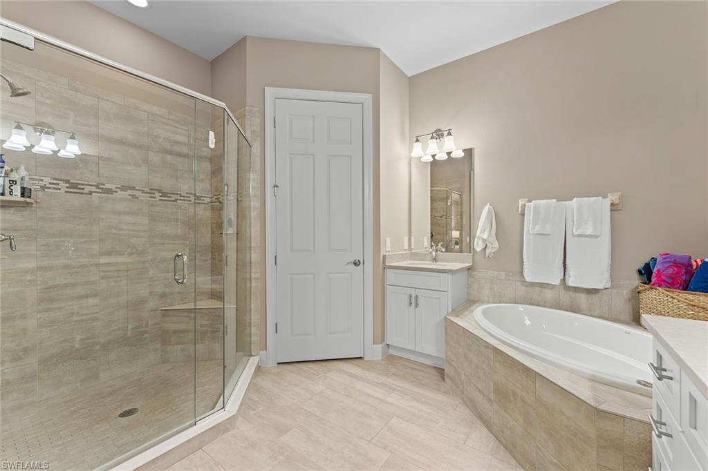 12041 Covent Garden CT 2202 photo 17