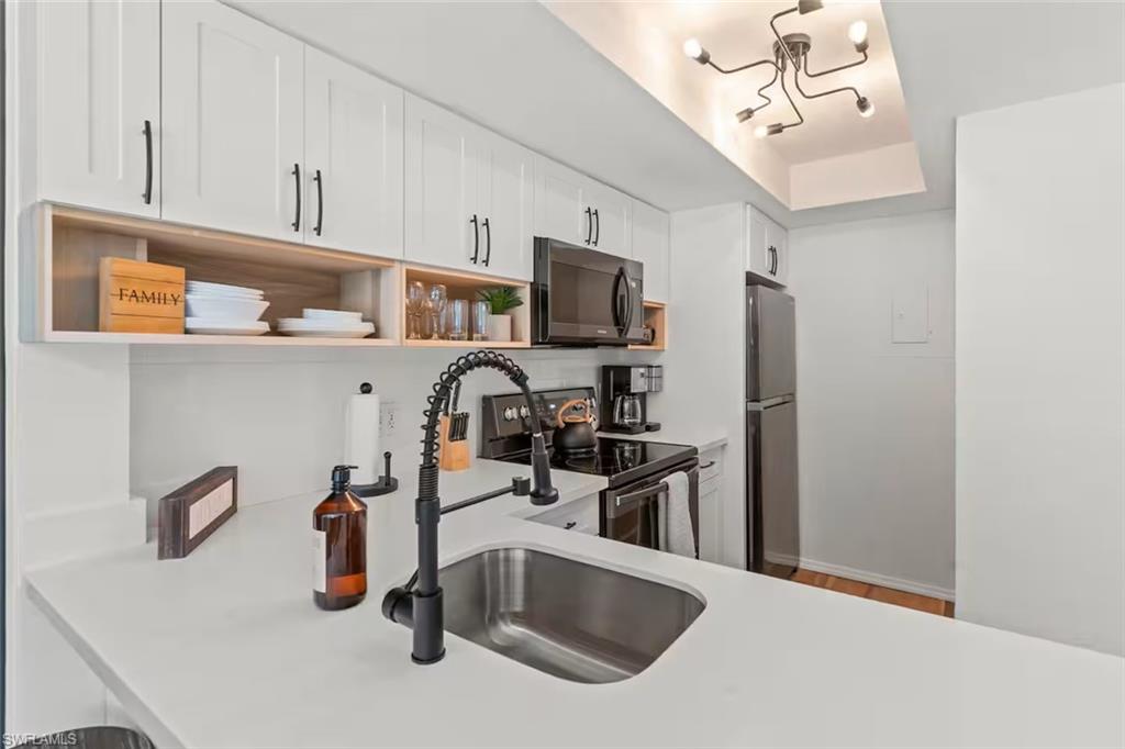 600 Neapolitan WAY 146 photo 6