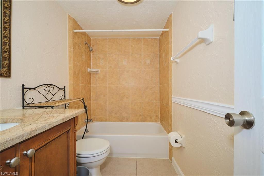 6777 Winkler RD 142 photo 17