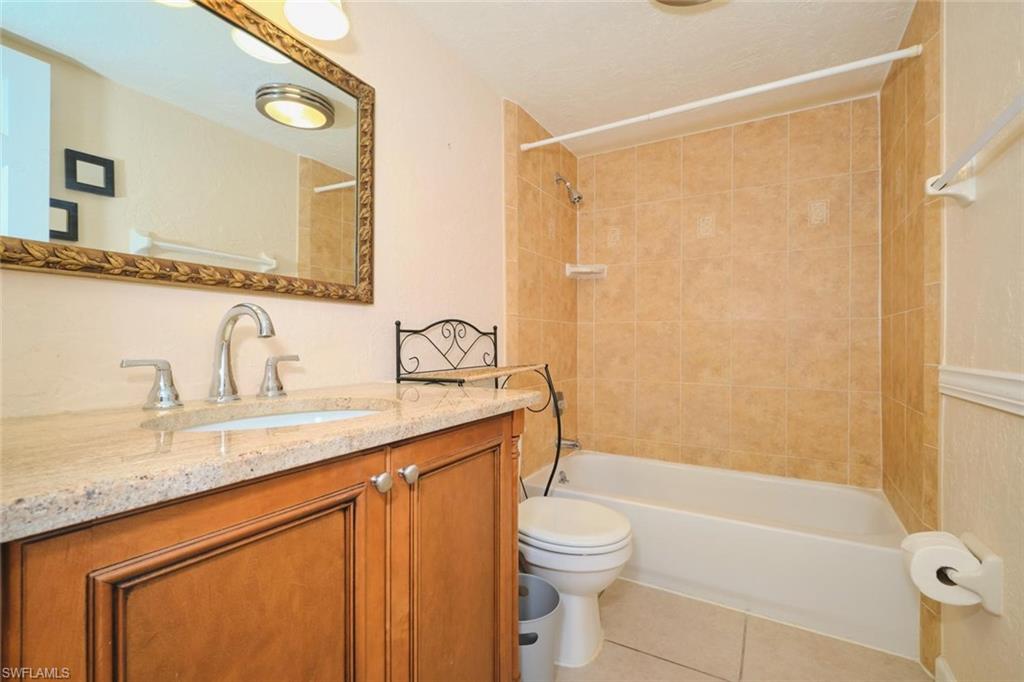 6777 Winkler RD 142 photo 16