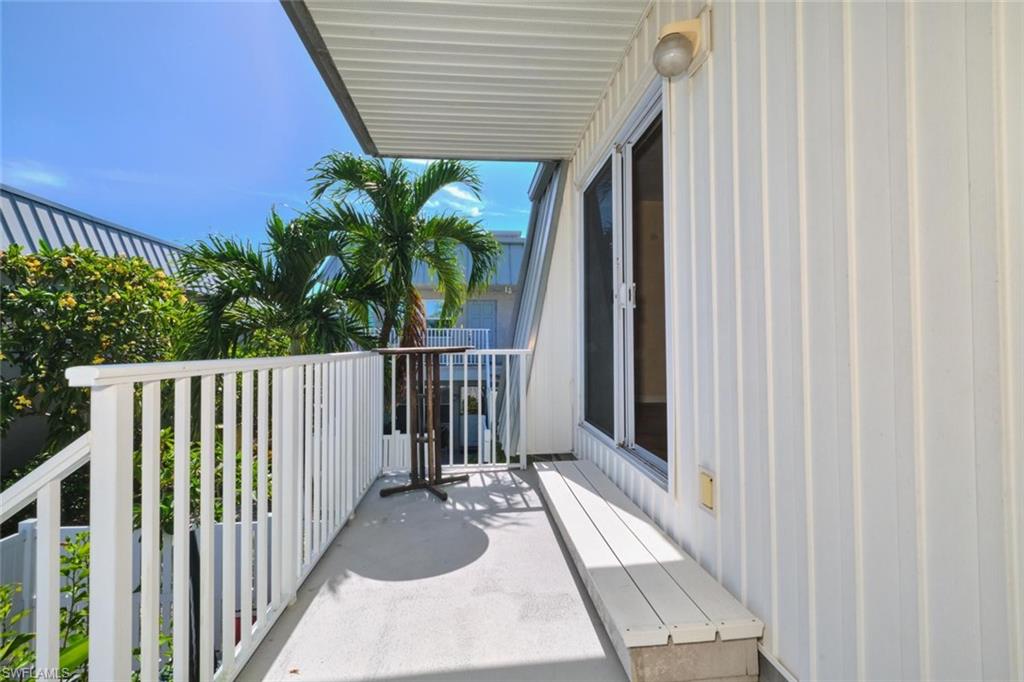 6777 Winkler RD 142 photo 21