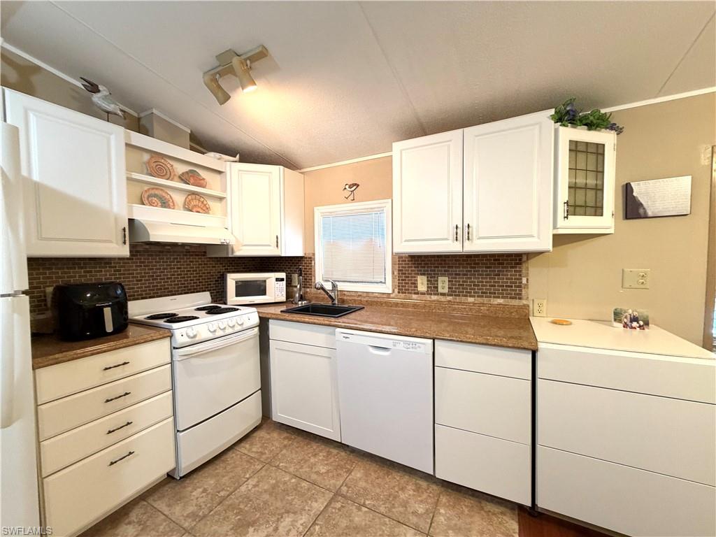 4591 Candlestick CT E photo 13