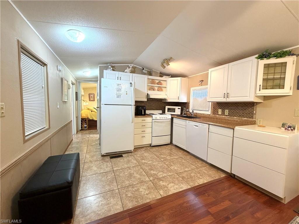 4591 Candlestick CT E photo 9