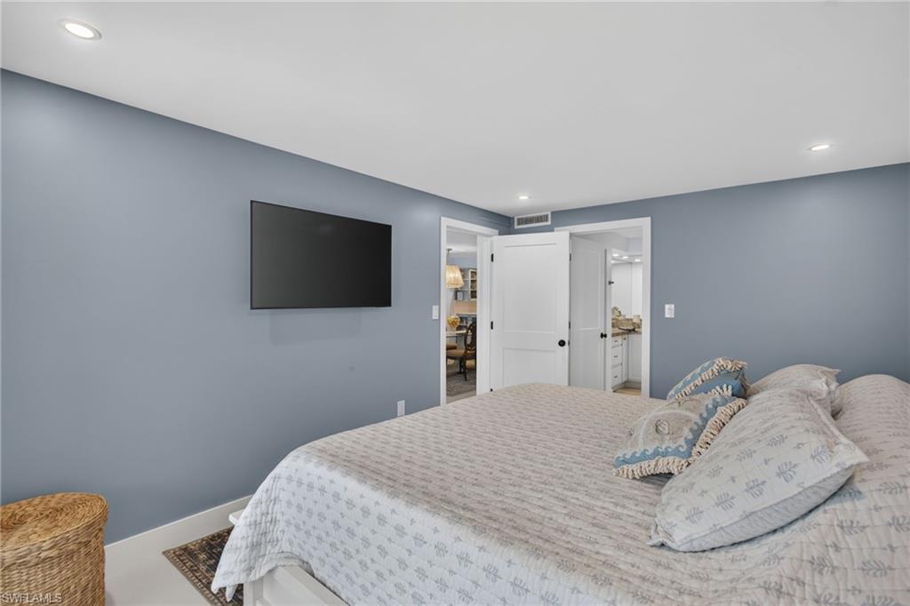 26000 Hickory BLVD 705 photo 20