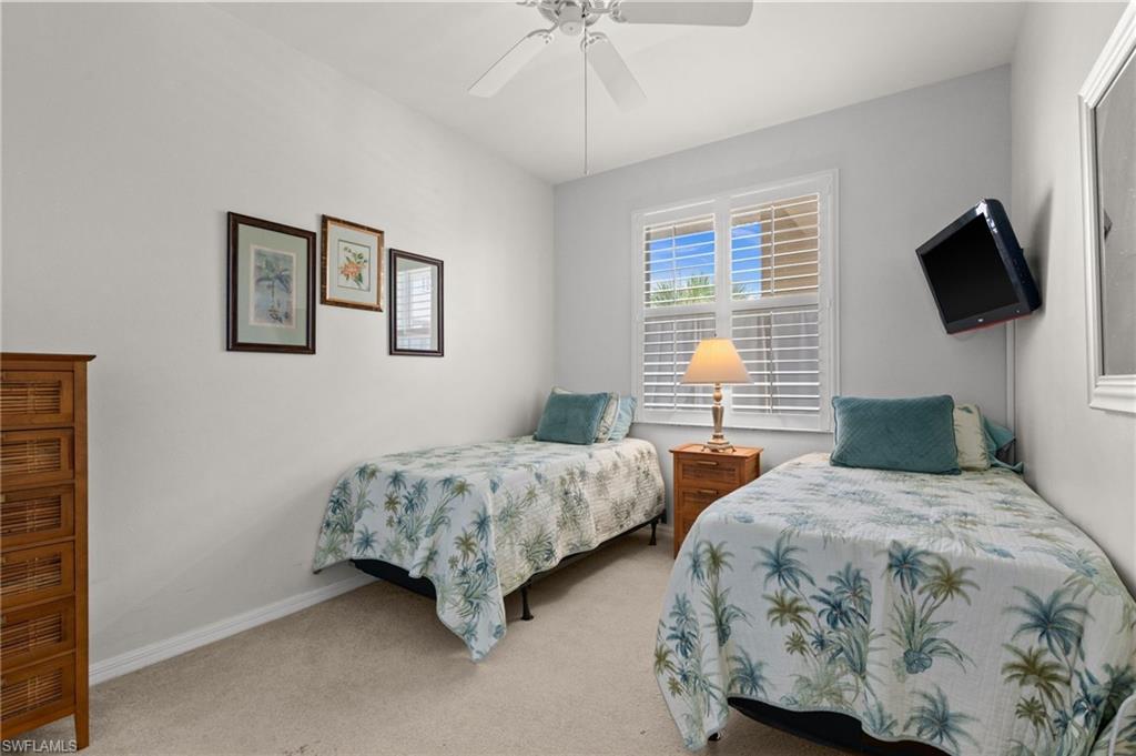 Neutral wall paint with carpet flooring