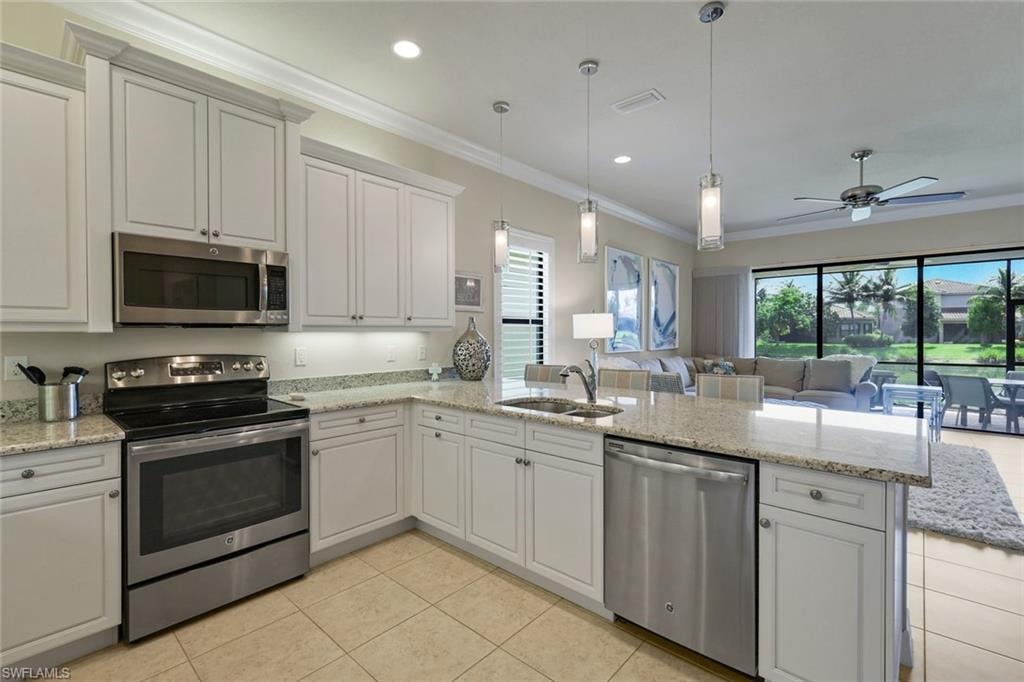 13556 Coronado DR photo 11