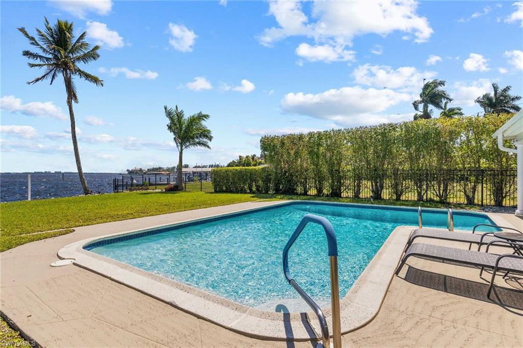 252 Bayshore DR