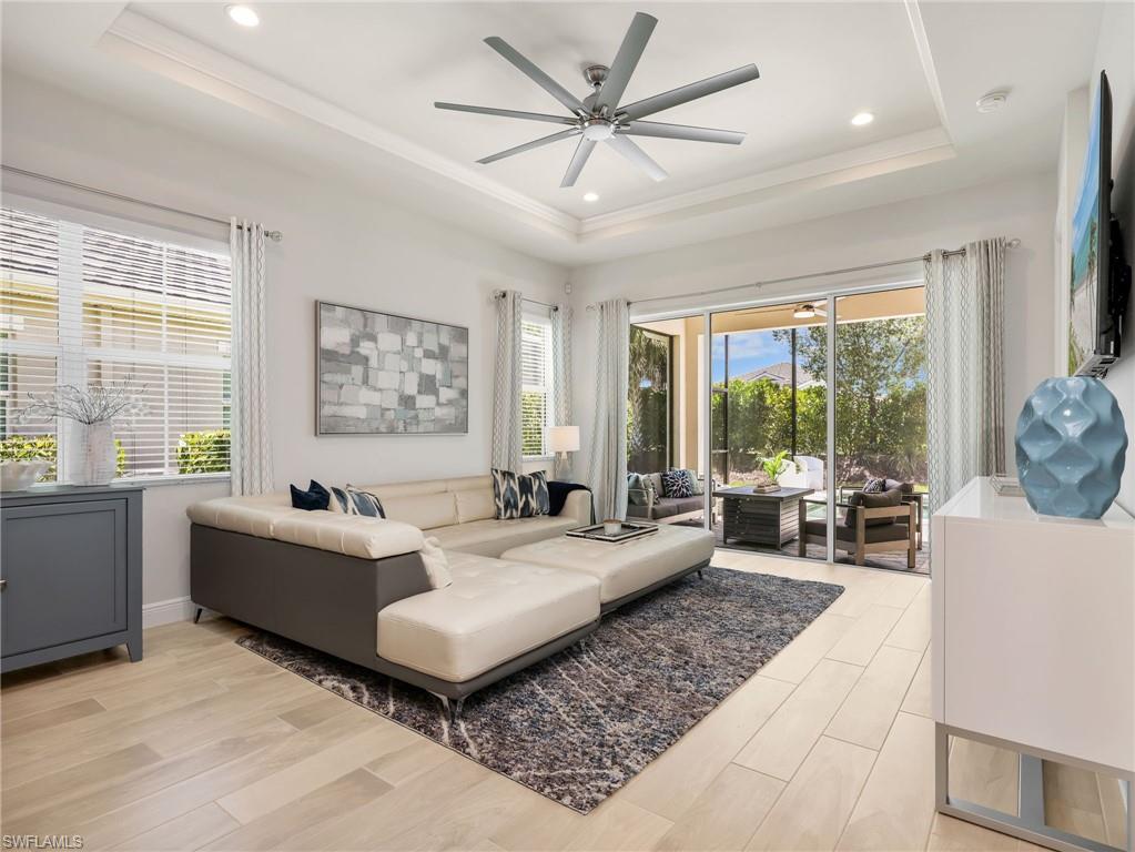 9040 Saint Lucia DR photo 10