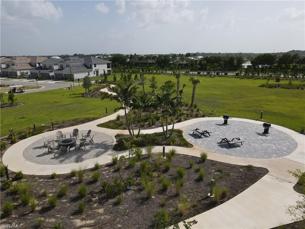 Willowgreen's community fire pits, picnic and grill area.