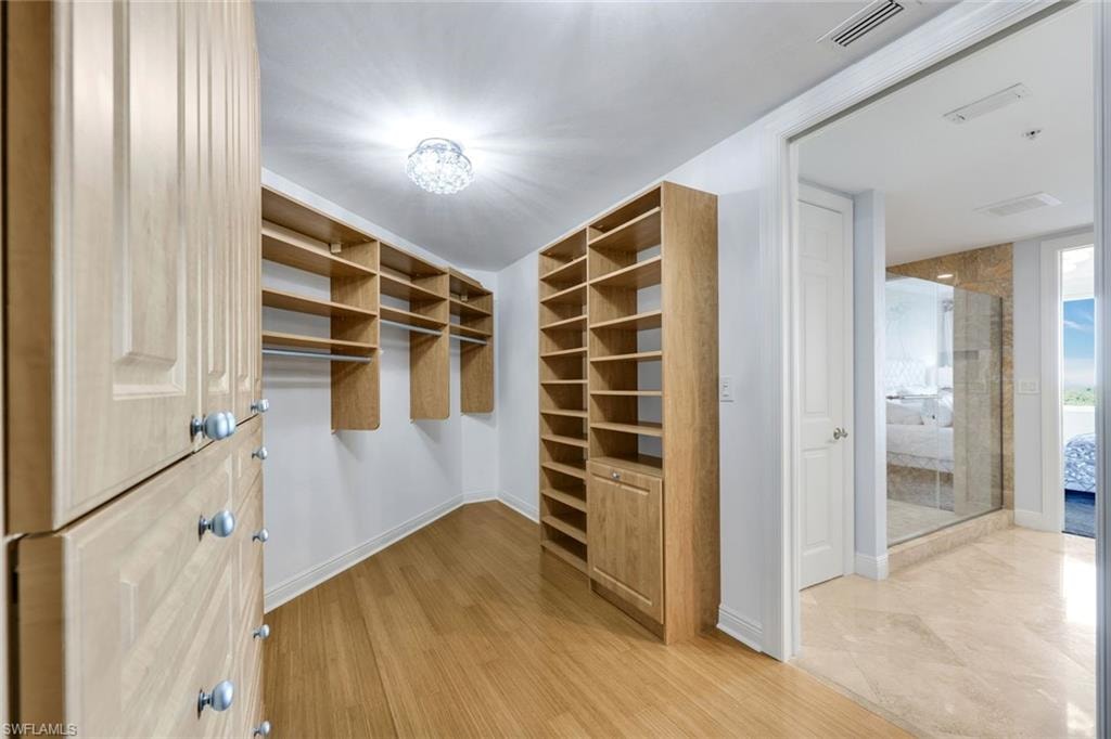275 Indies WAY 503 photo 19