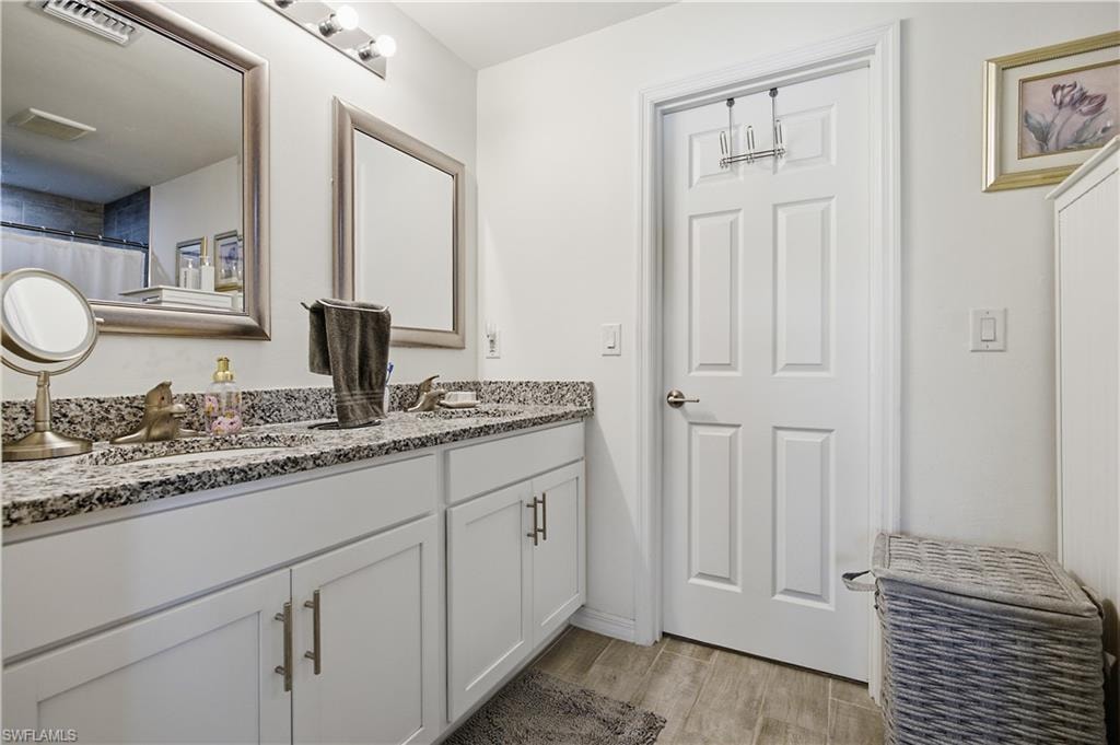Primary bath 2 sinks