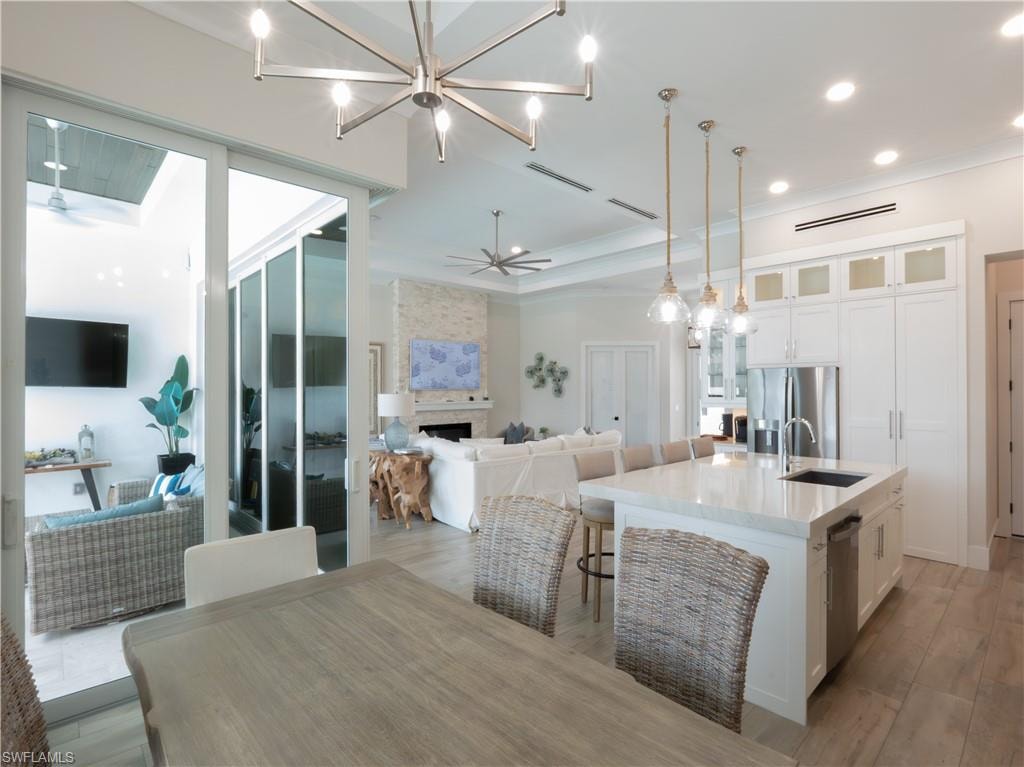 768 Amazon CT photo 17