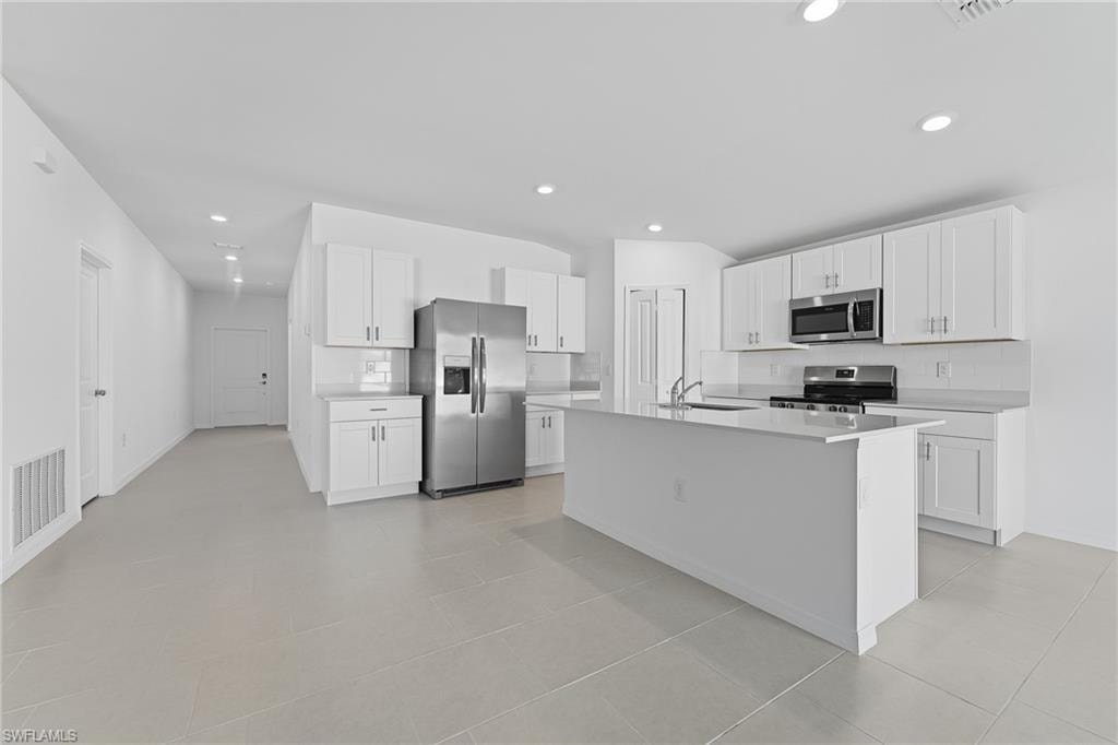 4102 Gator CIR photo 6
