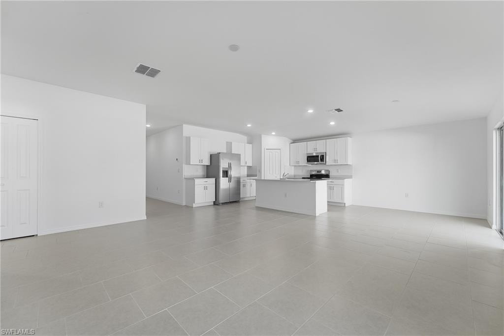 4102 Gator CIR photo 9