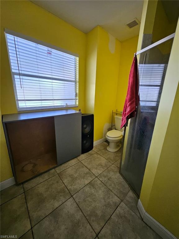 915 Barbara CT photo 16