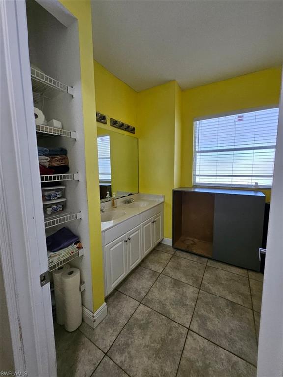 915 Barbara CT photo 21