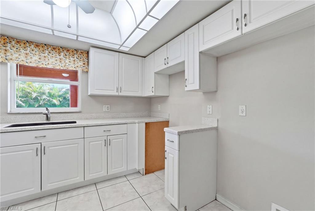1403 NE Van Loon TER photo 23
