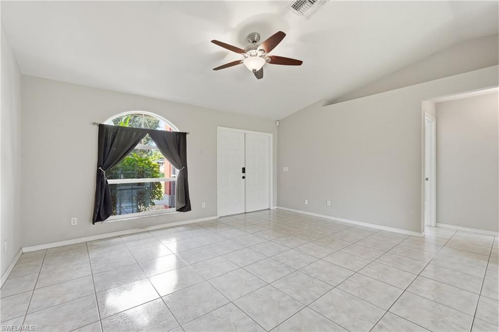 1403 NE Van Loon TER photo 15