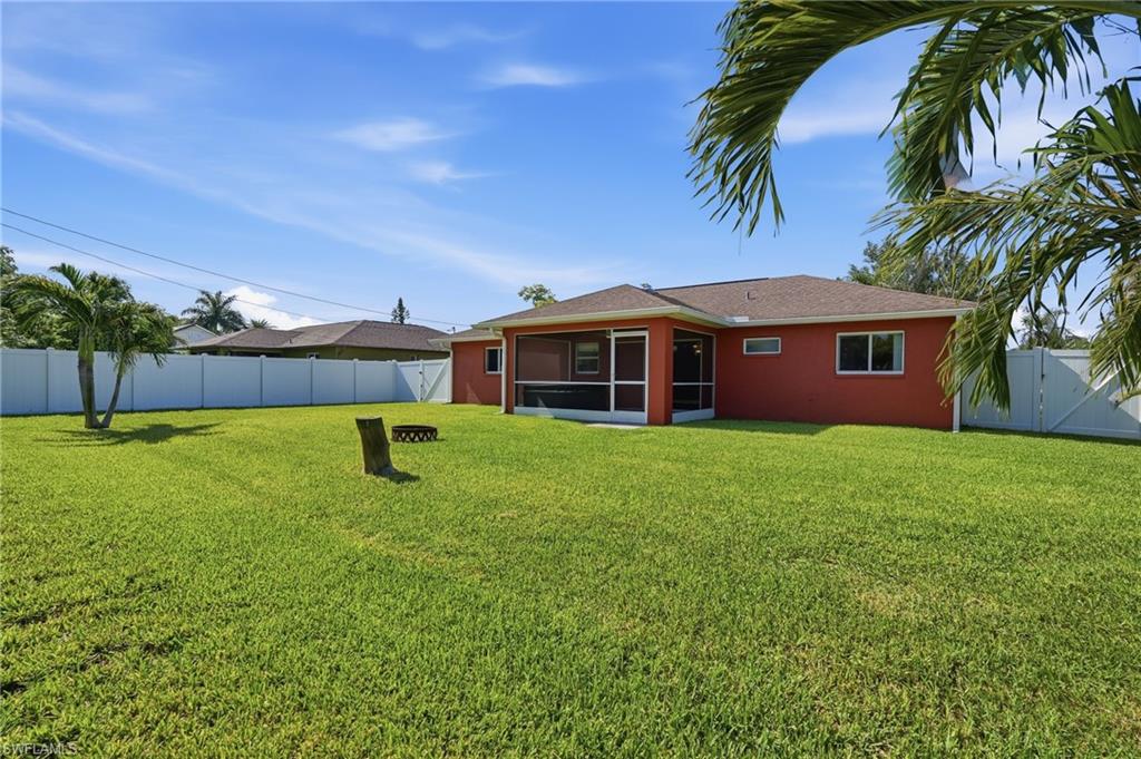 1403 NE Van Loon TER photo 40