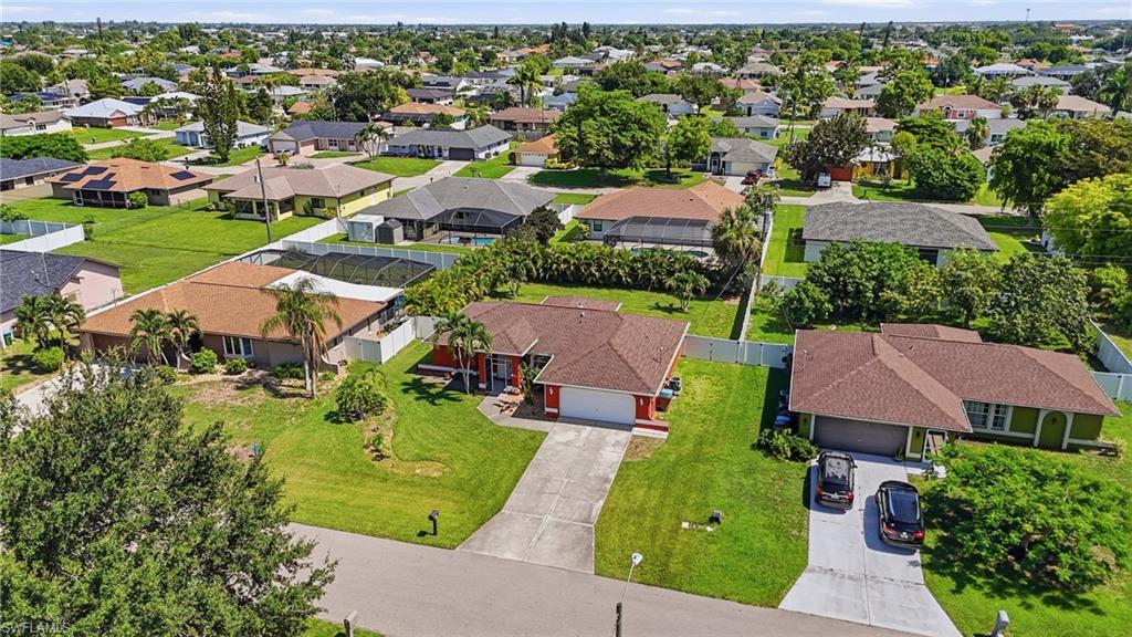 1403 NE Van Loon TER photo 8