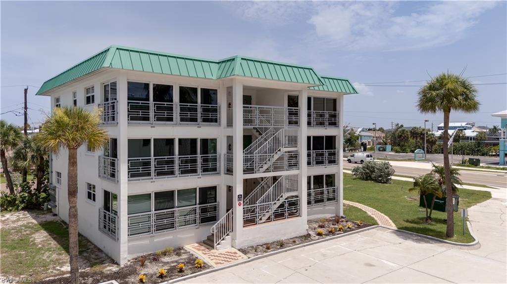 6500 Estero BLVD H302