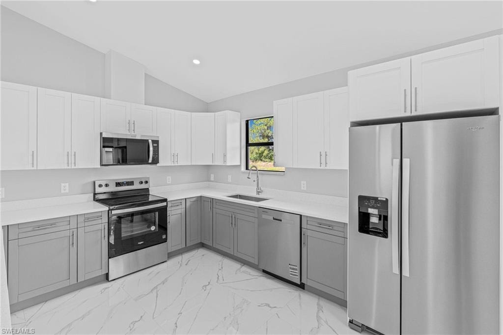 633 Windermere DR