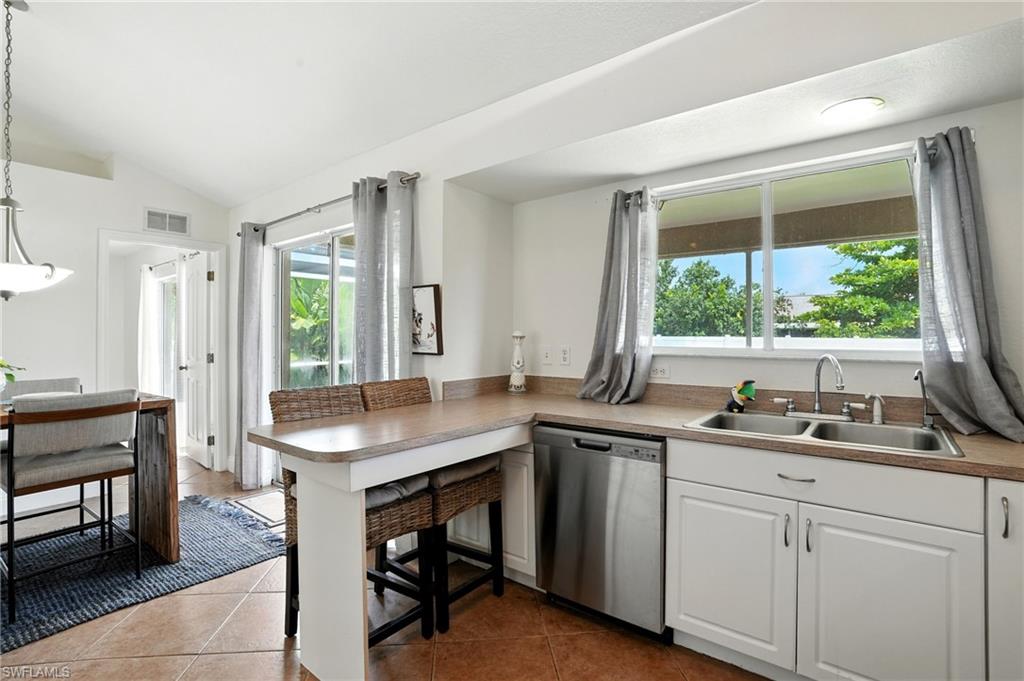 1125 SW 44th TER photo 12