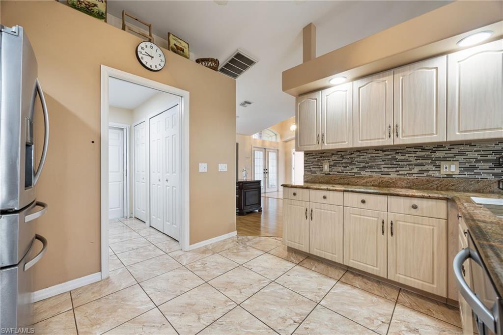 1132 SE 32nd TER photo 16