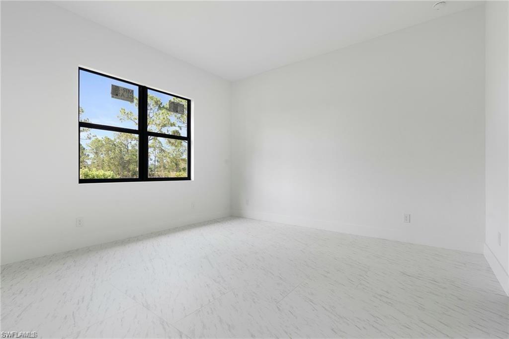 3175 Sunshine BLVD photo 10