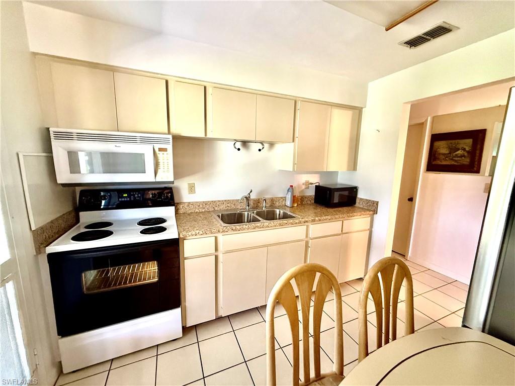 4 Desert Ash CT photo 12