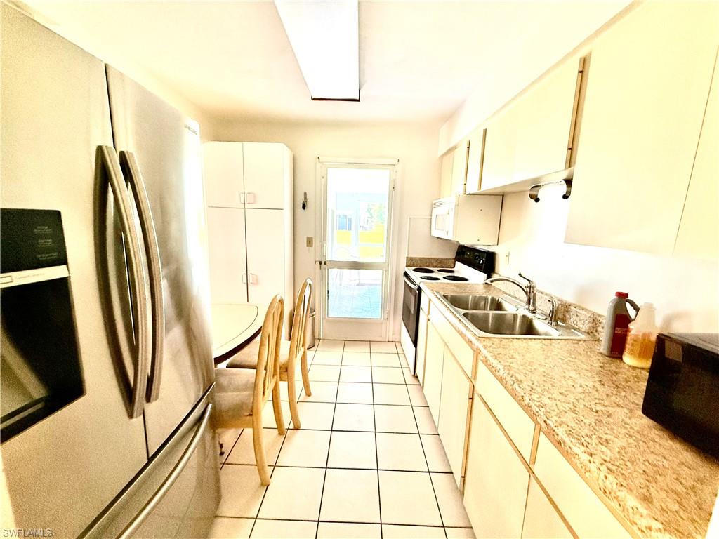 4 Desert Ash CT photo 14