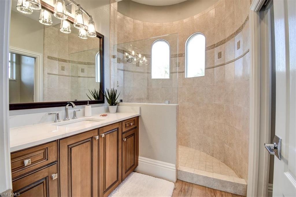 Upstairs Suite Bathroom