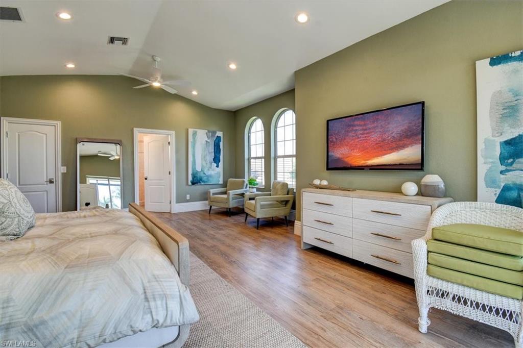 Upstairs Suite