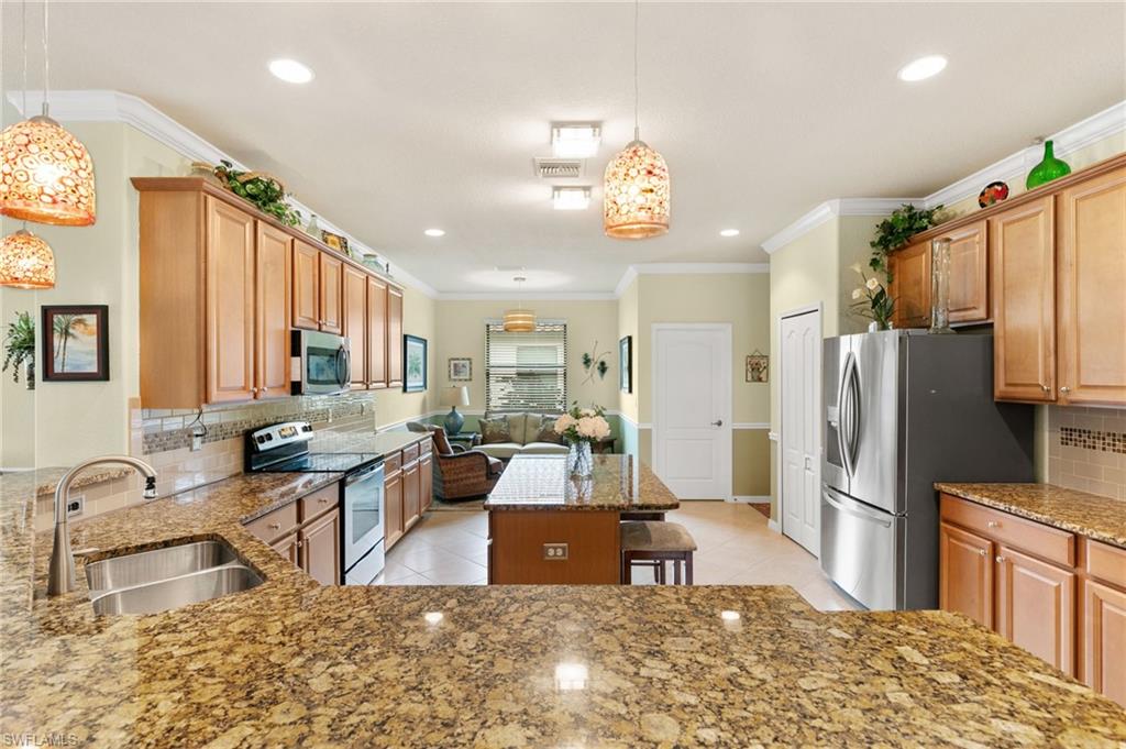 3934 Sapphire WAY photo 6