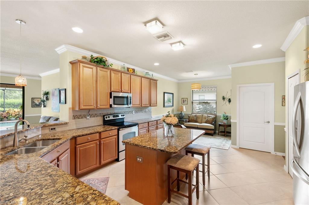 3934 Sapphire WAY photo 7