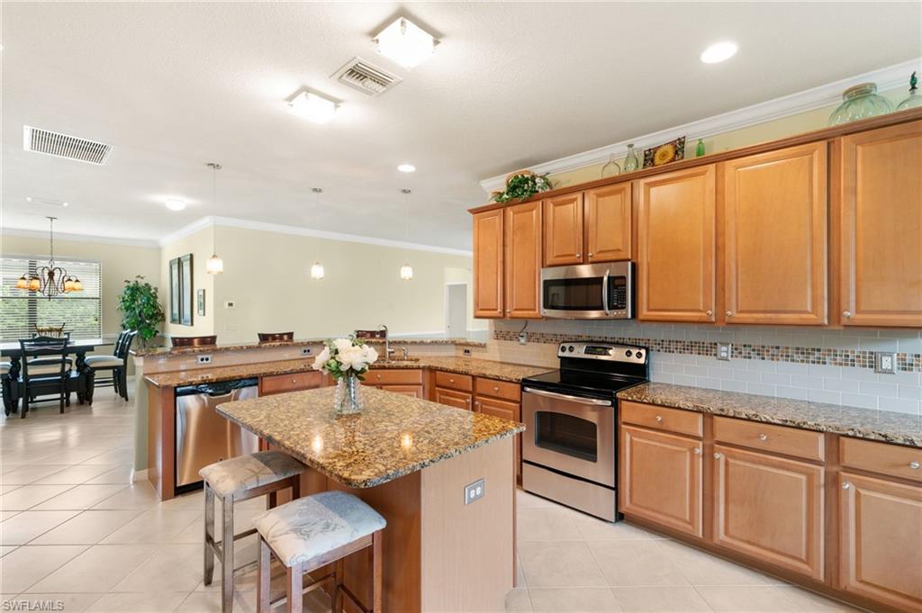 3934 Sapphire WAY photo 8