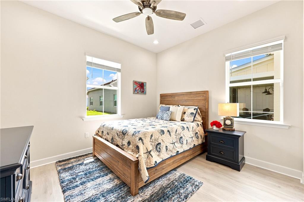 Guest bedroom.
