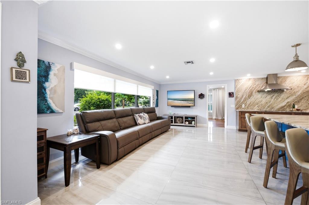 family room off kitchen
