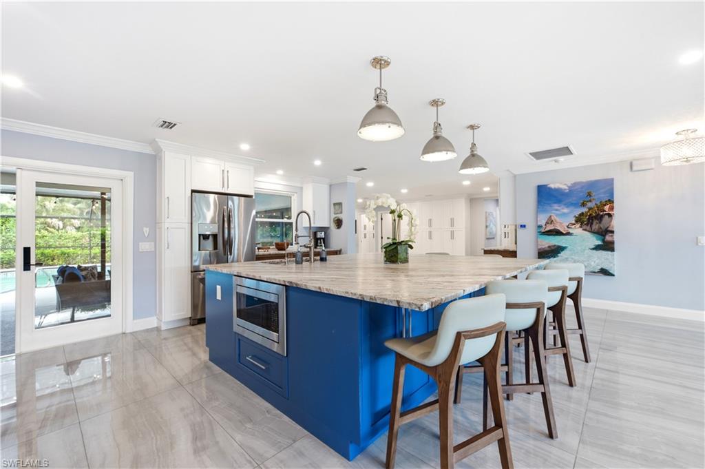 over sized counter top eating area