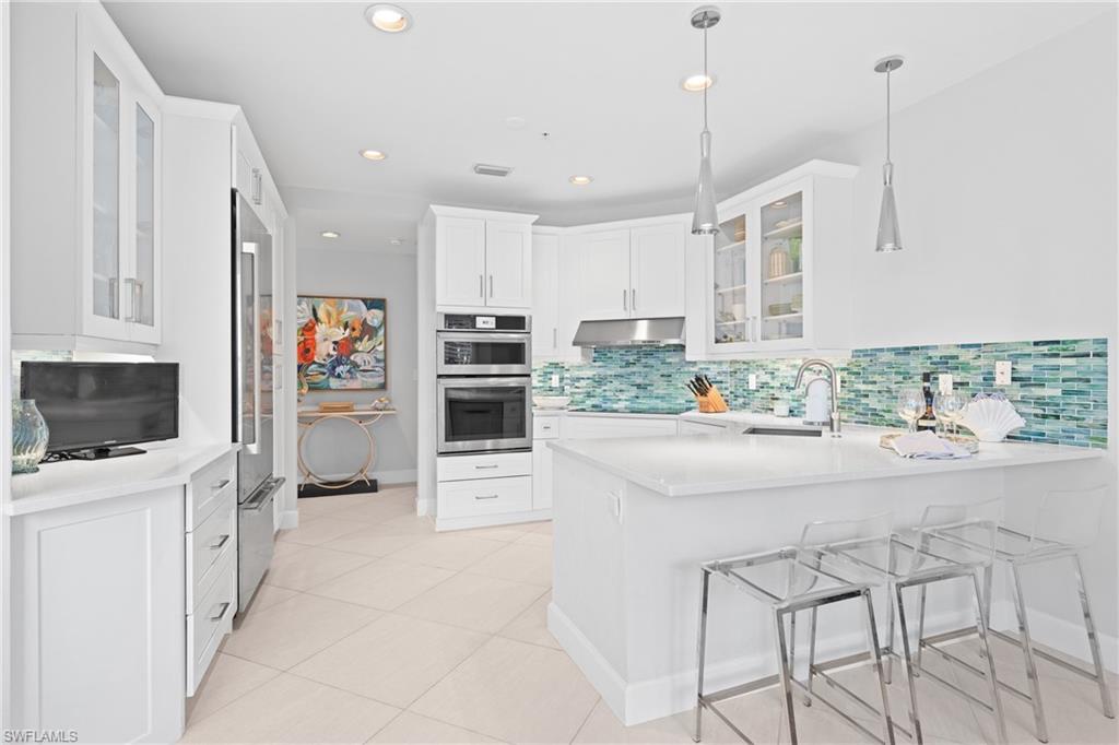 142 Colonade CIR 701 photo 12