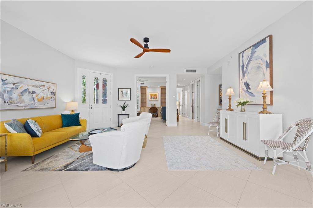 142 Colonade CIR 701 photo 7