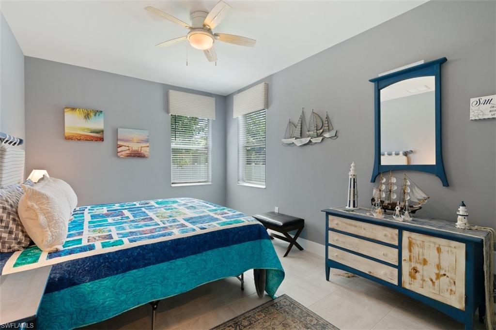 Guest Bedroom 1 w/ King size bed