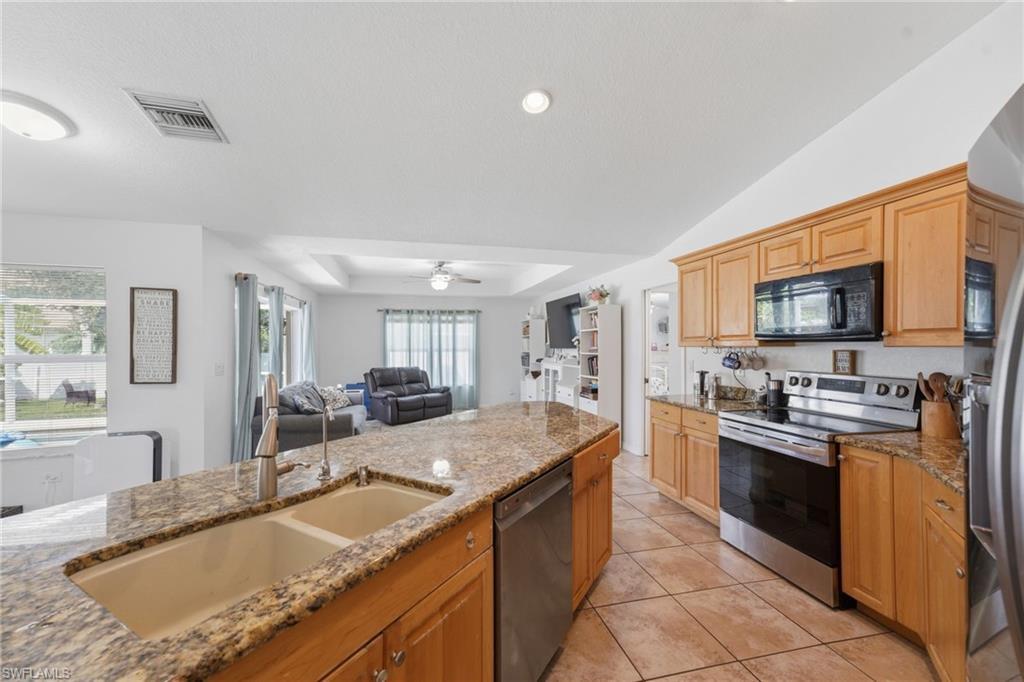 3418 Oasis BLVD photo 9