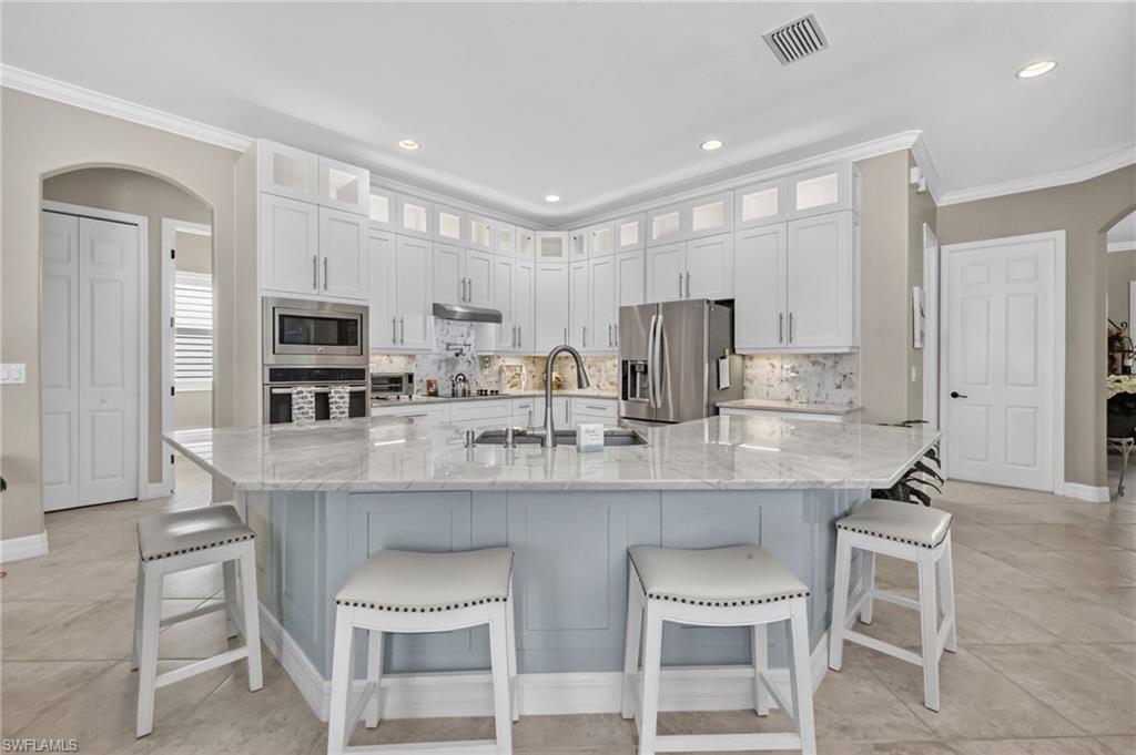 10975 Longwing DR photo 6