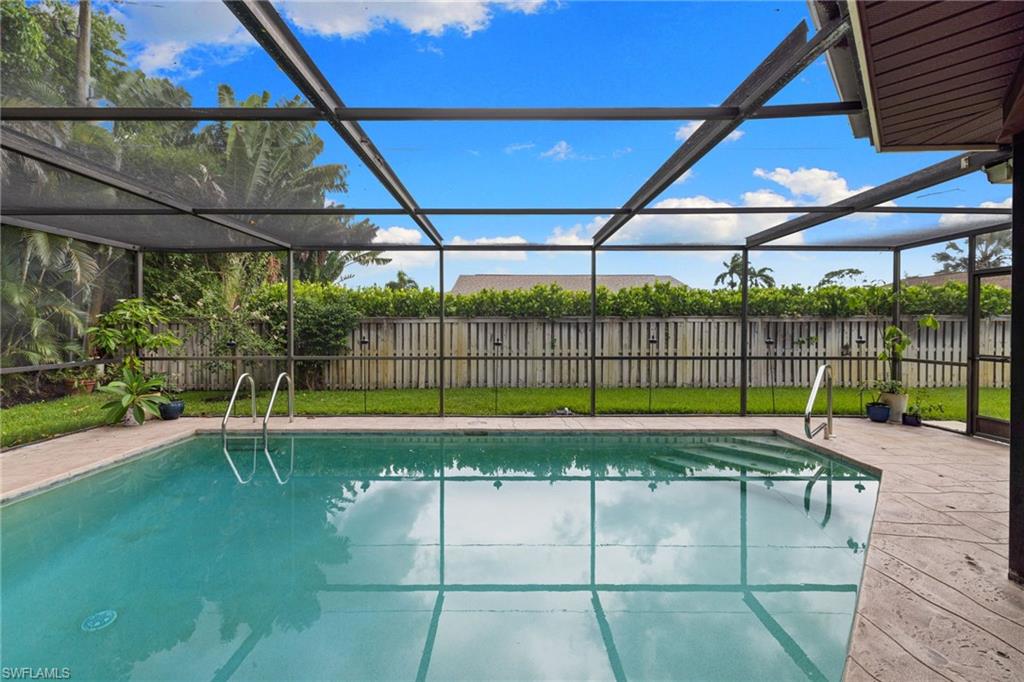 433 Golfview DR