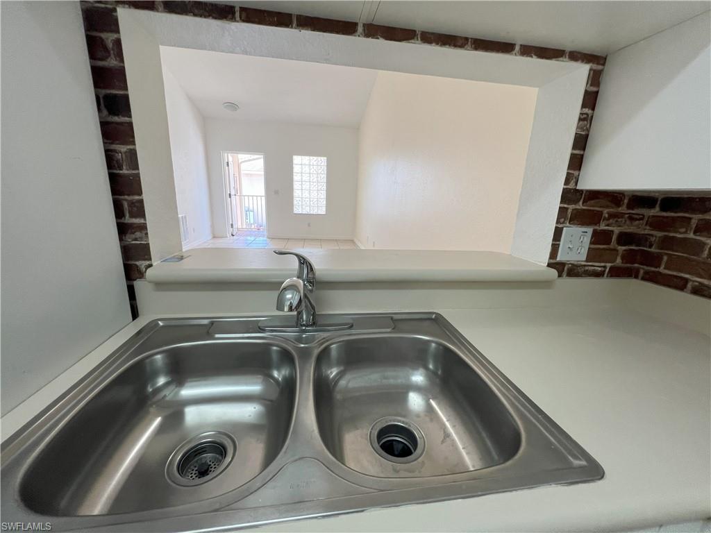 8407 Bernwood Cove LOOP 508 photo 12