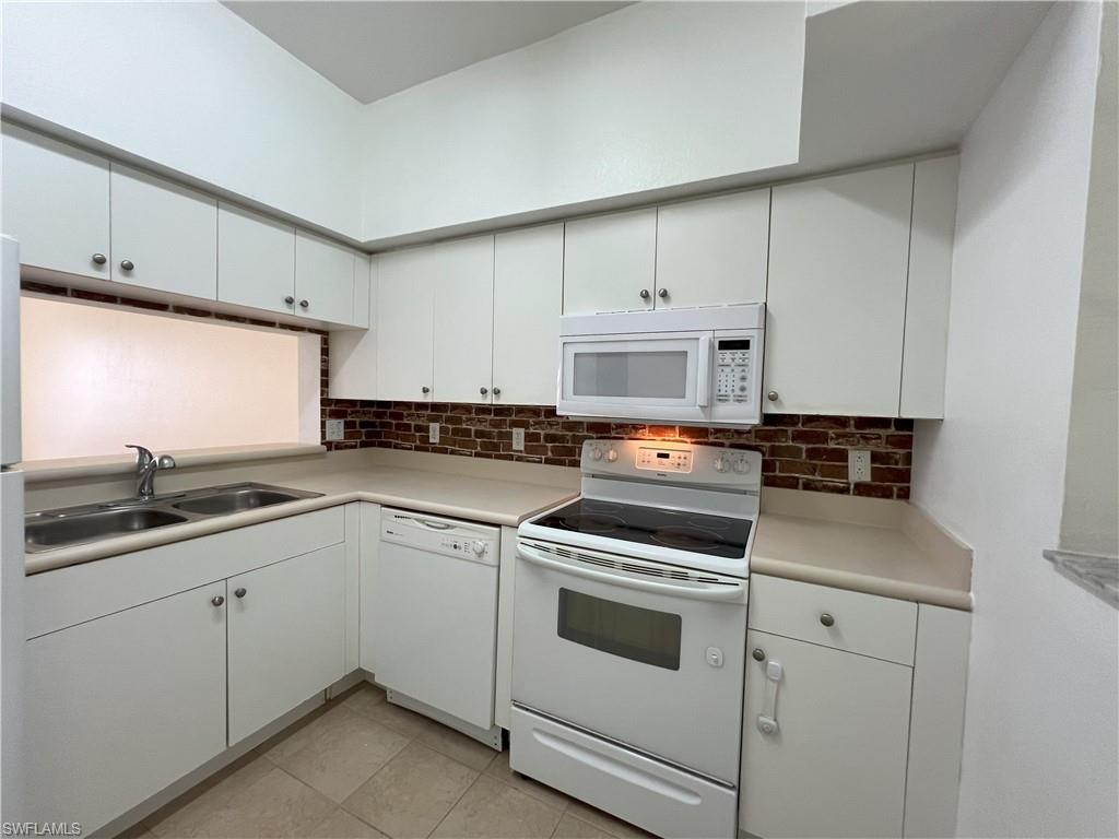8407 Bernwood Cove LOOP 508 photo 11
