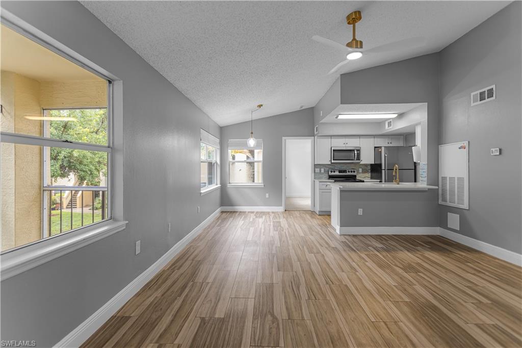 12561 Equestrian CIR 816 photo 9