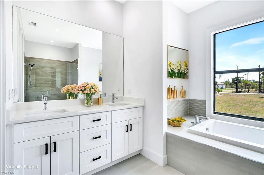 AI Staged Primary Bath